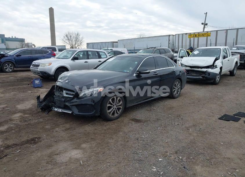 Photo 2 of 2015 Mercedes-benz C 300 4MATIC/LUXURY 4MATIC/SPORT 4MATIC (VIN 55SWF4KB3FU013803)
