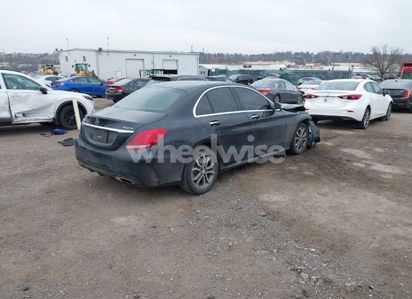 Photo 4 of 2015 Mercedes-benz C 300 4MATIC/LUXURY 4MATIC/SPORT 4MATIC (VIN 55SWF4KB3FU013803)