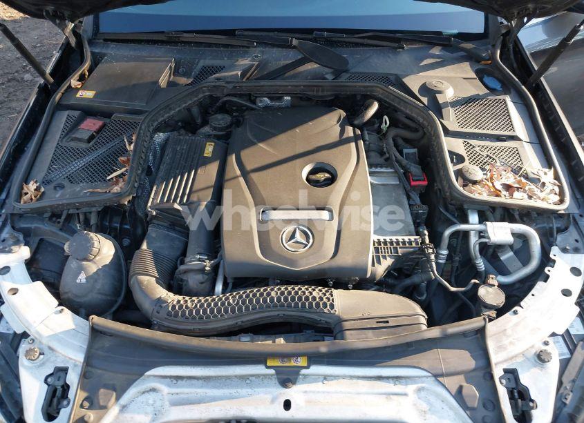 Photo 10 of 2015 Mercedes-benz C 300 4MATIC/LUXURY 4MATIC/SPORT 4MATIC (VIN 55SWF4KB3FU020427)
