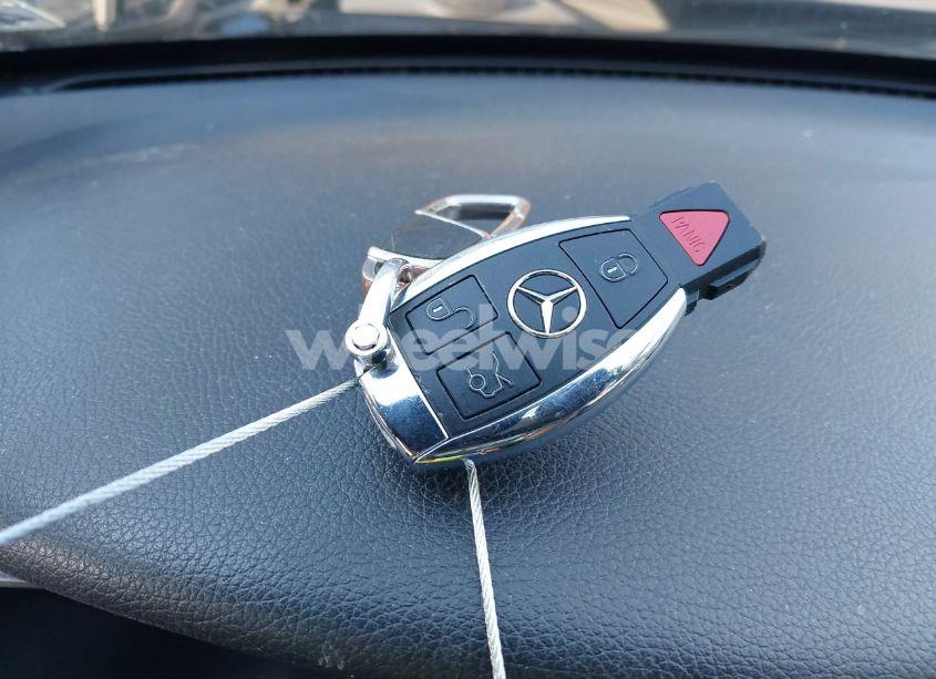 Photo 11 of 2015 Mercedes-benz C 300 4MATIC/LUXURY 4MATIC/SPORT 4MATIC (VIN 55SWF4KB3FU020427)