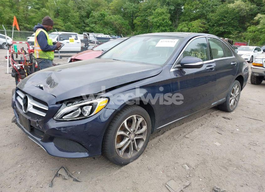 Photo 2 of 2015 Mercedes-benz C 300 4MATIC/LUXURY 4MATIC/SPORT 4MATIC (VIN 55SWF4KB3FU022727)