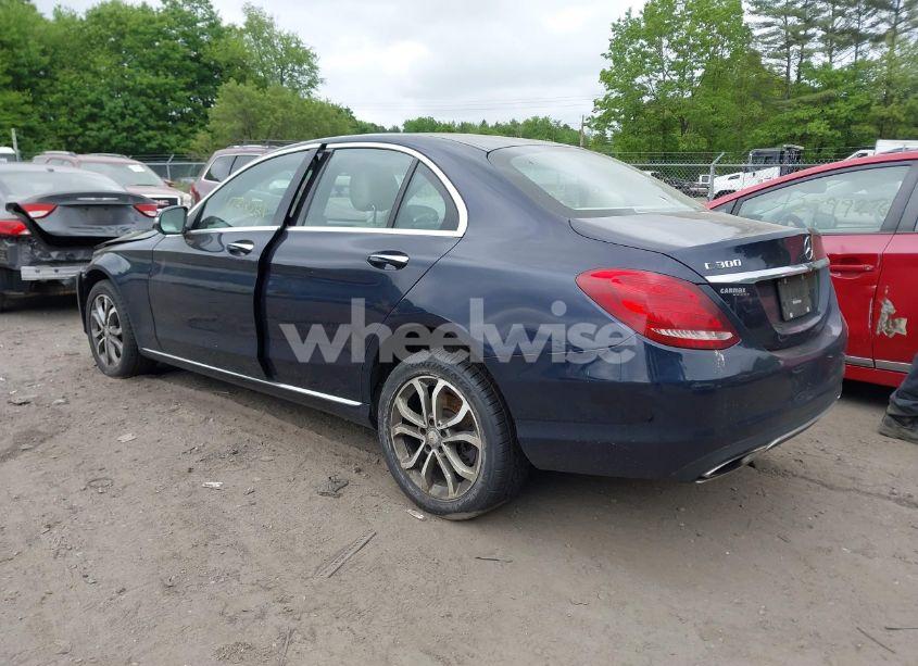 Photo 3 of 2015 Mercedes-benz C 300 4MATIC/LUXURY 4MATIC/SPORT 4MATIC (VIN 55SWF4KB3FU022727)
