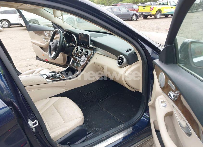 Photo 5 of 2015 Mercedes-benz C 300 4MATIC/LUXURY 4MATIC/SPORT 4MATIC (VIN 55SWF4KB3FU022727)