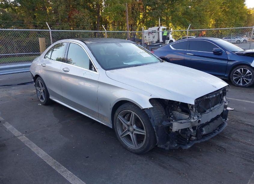 2015 Mercedes-benz C 300 4MATIC/LUXURY 4MATIC/SPORT 4MATIC (VIN 55SWF4KB3FU033601) main photo