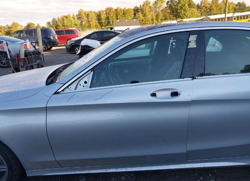 Photo 15 of 2015 Mercedes-benz C 300 4MATIC/LUXURY 4MATIC/SPORT 4MATIC (VIN 55SWF4KB3FU033601)