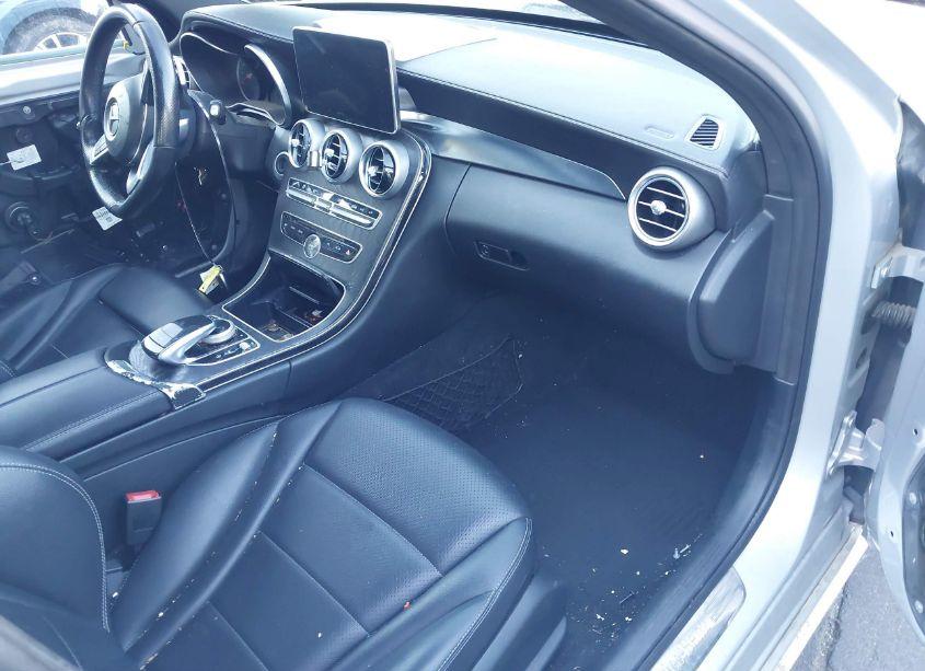 Photo 5 of 2015 Mercedes-benz C 300 4MATIC/LUXURY 4MATIC/SPORT 4MATIC (VIN 55SWF4KB3FU033601)