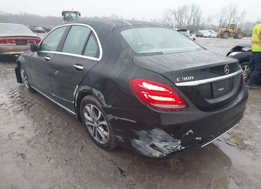 Photo 3 of 2015 Mercedes-benz C 300 4MATIC/LUXURY 4MATIC/SPORT 4MATIC (VIN 55SWF4KB3FU047384)