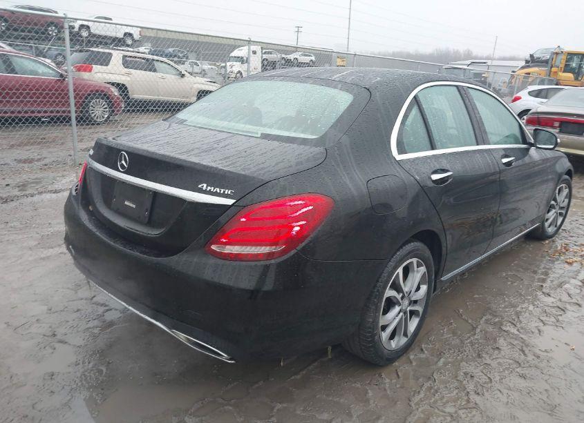 Photo 4 of 2015 Mercedes-benz C 300 4MATIC/LUXURY 4MATIC/SPORT 4MATIC (VIN 55SWF4KB3FU047384)