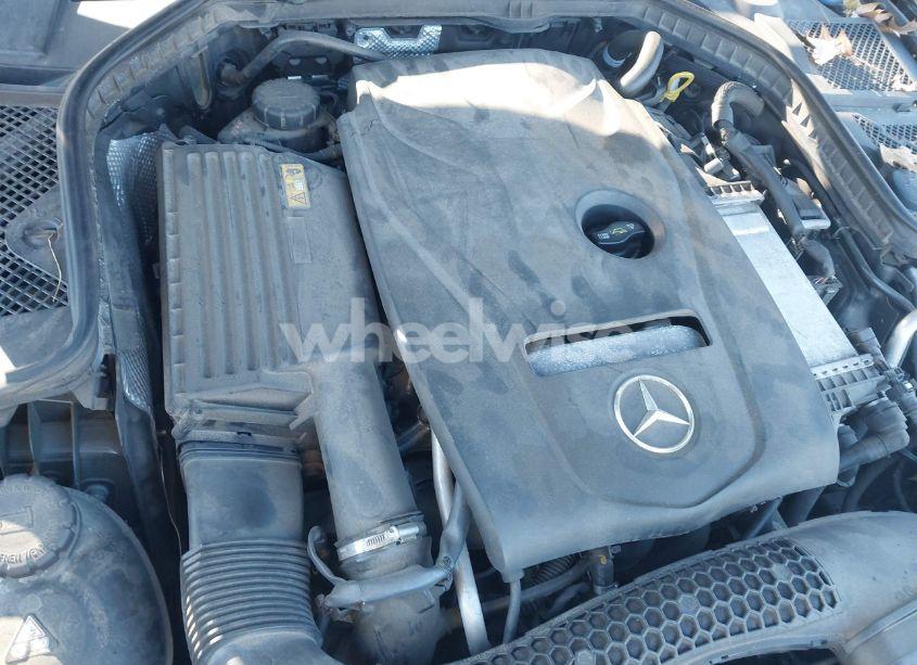 Photo 10 of 2015 Mercedes-benz C 300 4MATIC/LUXURY 4MATIC/SPORT 4MATIC (VIN 55SWF4KB3FU066789)