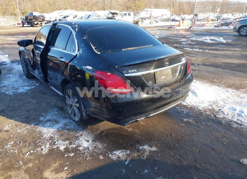 Photo 3 of 2015 Mercedes-benz C 300 4MATIC/LUXURY 4MATIC/SPORT 4MATIC (VIN 55SWF4KB3FU066789)