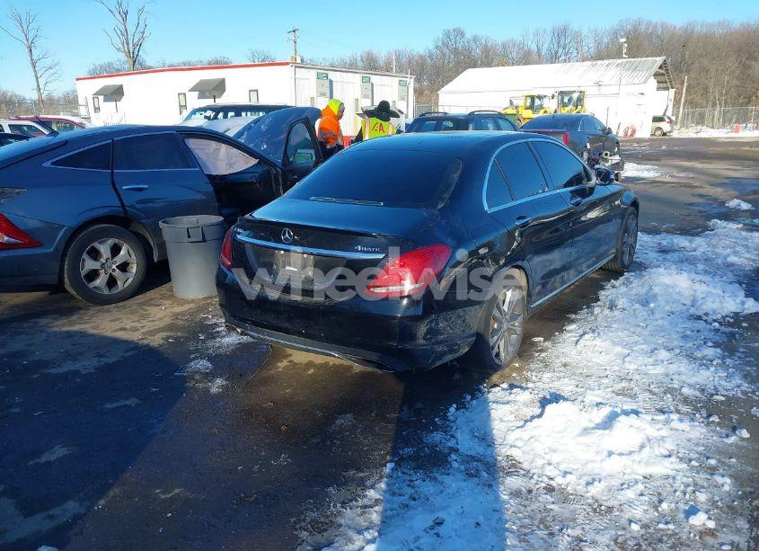 Photo 4 of 2015 Mercedes-benz C 300 4MATIC/LUXURY 4MATIC/SPORT 4MATIC (VIN 55SWF4KB3FU066789)