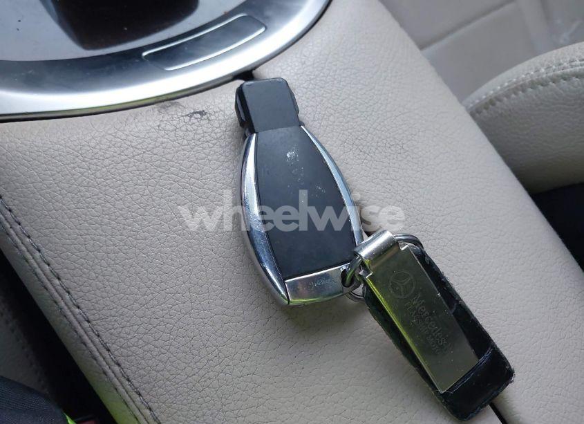 Photo 11 of 2016 Mercedes-benz C 300 4MATIC/LUXURY 4MATIC/SPORT 4MATIC (VIN 55SWF4KB3GU099258)