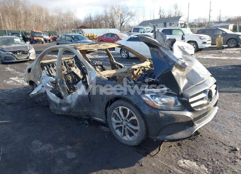 2016 Mercedes-benz C 300 4MATIC/LUXURY 4MATIC/SPORT 4MATIC (VIN 55SWF4KB3GU141217) main photo