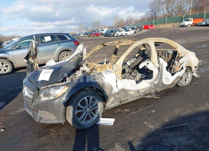 Photo 2 of 2016 Mercedes-benz C 300 4MATIC/LUXURY 4MATIC/SPORT 4MATIC (VIN 55SWF4KB3GU141217)