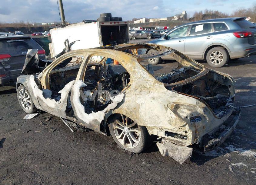 Photo 3 of 2016 Mercedes-benz C 300 4MATIC/LUXURY 4MATIC/SPORT 4MATIC (VIN 55SWF4KB3GU141217)