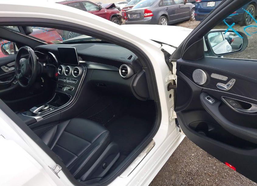 Photo 5 of 2016 Mercedes-benz C 300 4MATIC/LUXURY 4MATIC/SPORT 4MATIC (VIN 55SWF4KB3GU163024)