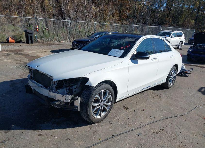 Photo 2 of 2016 Mercedes-benz C 300 4MATIC/LUXURY 4MATIC/SPORT 4MATIC (VIN 55SWF4KB3GU178722)