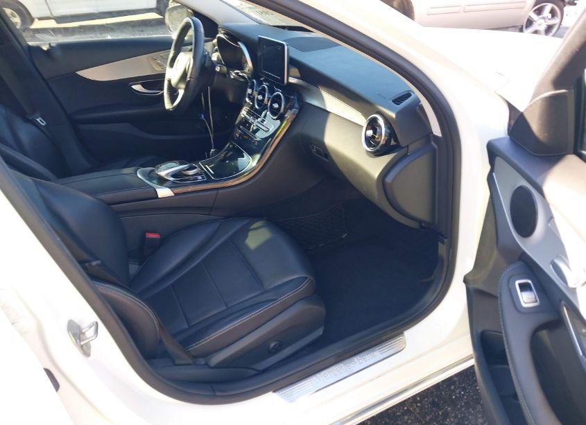 Photo 5 of 2016 Mercedes-benz C 300 4MATIC/LUXURY 4MATIC/SPORT 4MATIC (VIN 55SWF4KB3GU178722)
