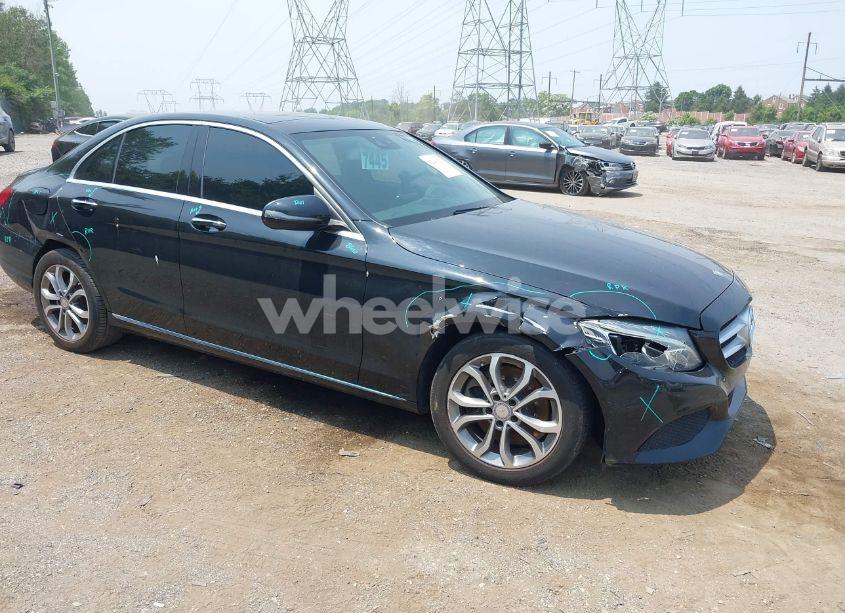 2017 Mercedes-benz C 300 (VIN 55SWF4KB3HU198387) main photo
