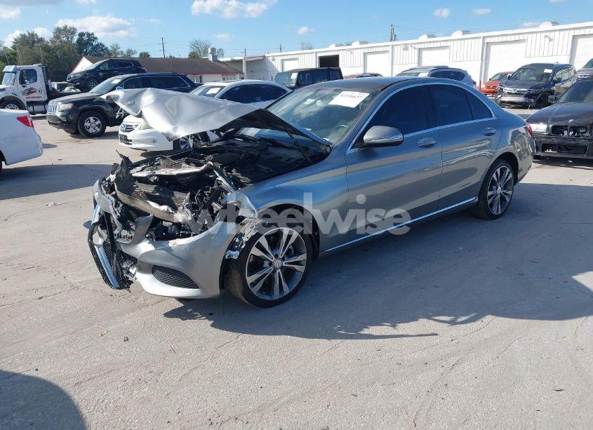 Photo 2 of 2015 Mercedes-benz C 300 4MATIC/LUXURY 4MATIC/SPORT 4MATIC (VIN 55SWF4KB4FU004849)