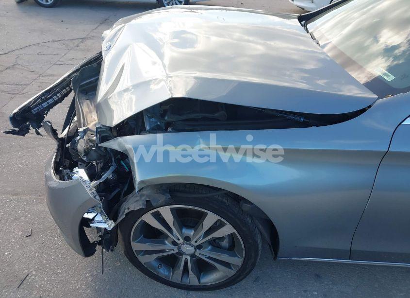 Photo 6 of 2015 Mercedes-benz C 300 4MATIC/LUXURY 4MATIC/SPORT 4MATIC (VIN 55SWF4KB4FU004849)