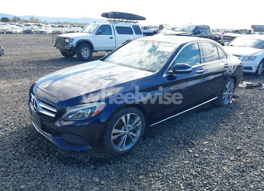 Photo 2 of 2015 Mercedes-benz C 300 4MATIC/LUXURY 4MATIC/SPORT 4MATIC (VIN 55SWF4KB4FU008805)