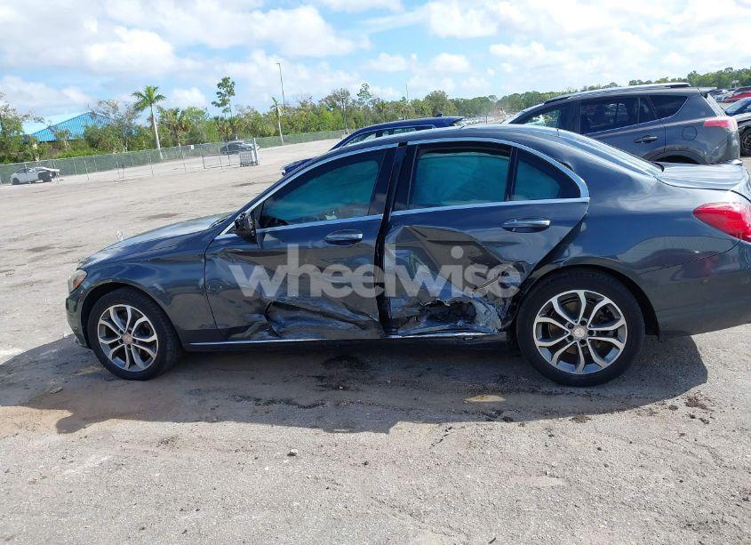 Photo 14 of 2015 Mercedes-benz C 300 4MATIC/LUXURY 4MATIC/SPORT 4MATIC (VIN 55SWF4KB4FU024888)