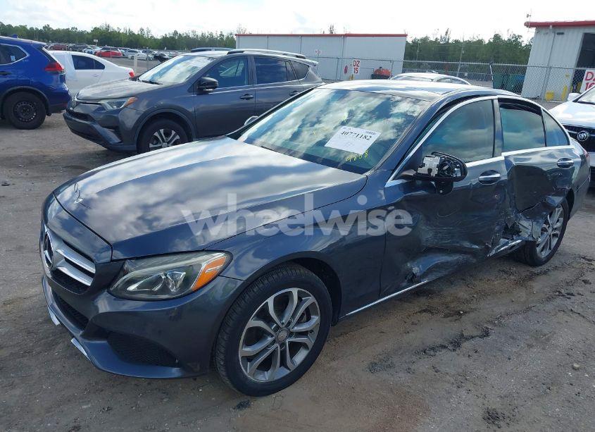 Photo 2 of 2015 Mercedes-benz C 300 4MATIC/LUXURY 4MATIC/SPORT 4MATIC (VIN 55SWF4KB4FU024888)