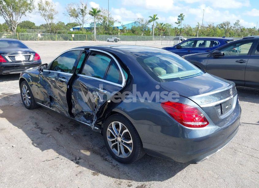 Photo 3 of 2015 Mercedes-benz C 300 4MATIC/LUXURY 4MATIC/SPORT 4MATIC (VIN 55SWF4KB4FU024888)