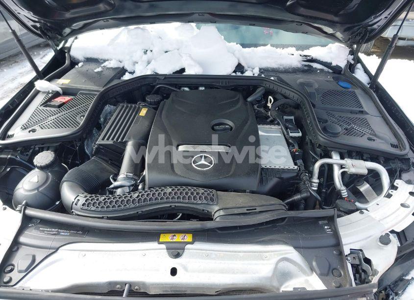 Photo 10 of 2015 Mercedes-benz C 300 4MATIC/LUXURY 4MATIC/SPORT 4MATIC (VIN 55SWF4KB4FU034935)