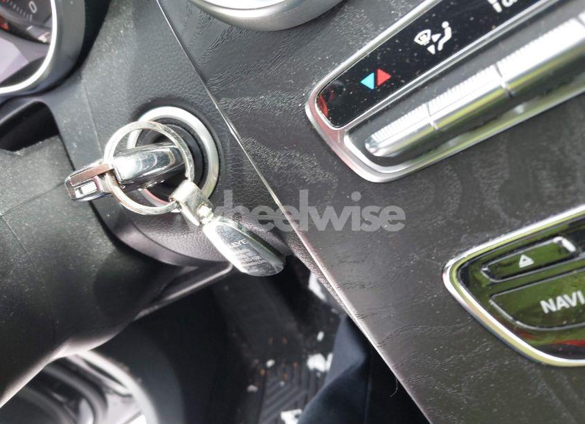 Photo 11 of 2015 Mercedes-benz C 300 4MATIC/LUXURY 4MATIC/SPORT 4MATIC (VIN 55SWF4KB4FU034935)