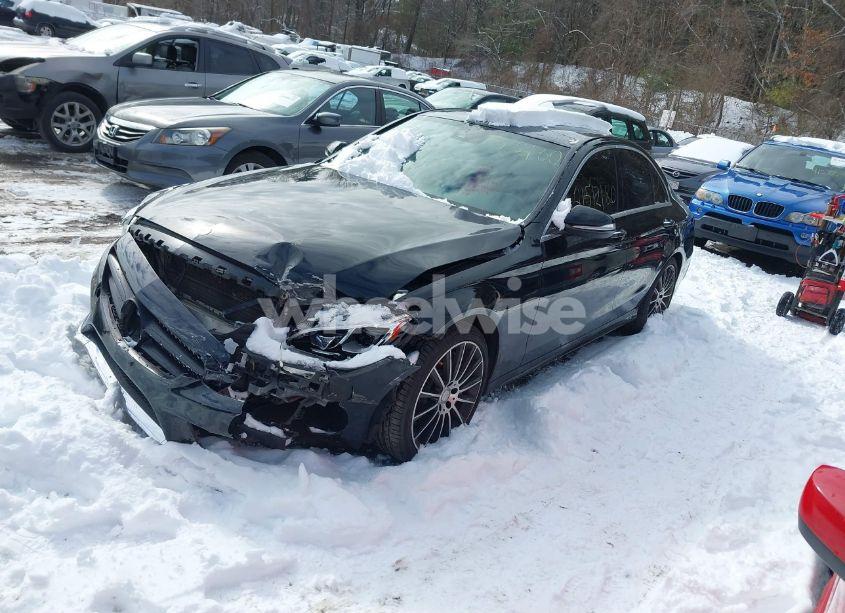 Photo 2 of 2015 Mercedes-benz C 300 4MATIC/LUXURY 4MATIC/SPORT 4MATIC (VIN 55SWF4KB4FU034935)