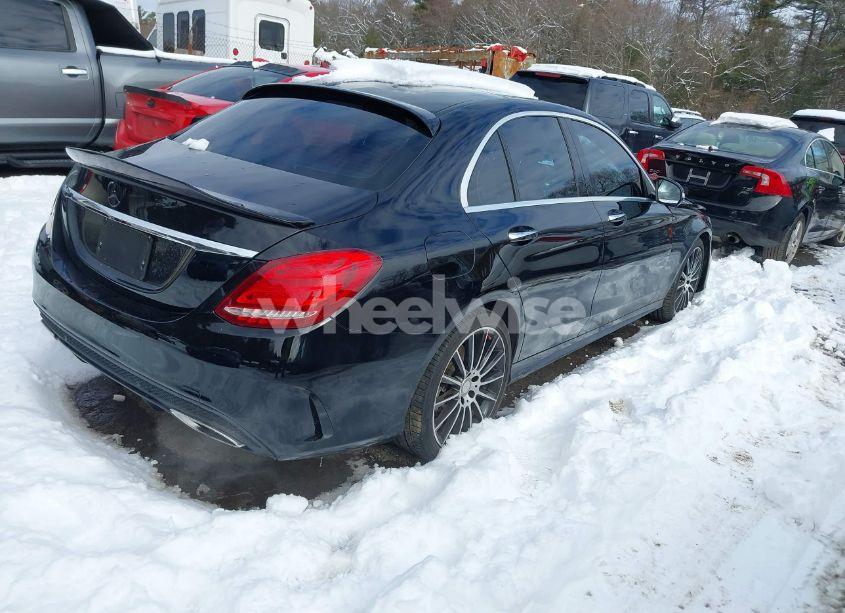 Photo 4 of 2015 Mercedes-benz C 300 4MATIC/LUXURY 4MATIC/SPORT 4MATIC (VIN 55SWF4KB4FU034935)