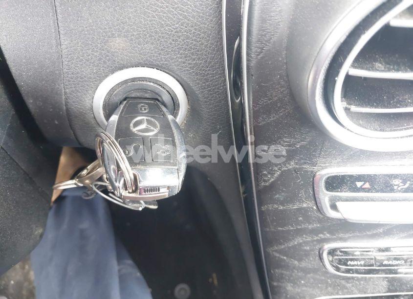 Photo 11 of 2015 Mercedes-benz C 300 4MATIC/LUXURY 4MATIC/SPORT 4MATIC (VIN 55SWF4KB4FU059883)