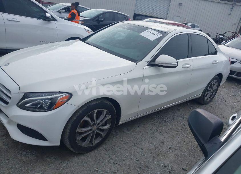 Photo 14 of 2015 Mercedes-benz C 300 4MATIC/LUXURY 4MATIC/SPORT 4MATIC (VIN 55SWF4KB4FU059883)