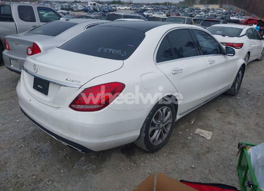 Photo 4 of 2015 Mercedes-benz C 300 4MATIC/LUXURY 4MATIC/SPORT 4MATIC (VIN 55SWF4KB4FU059883)