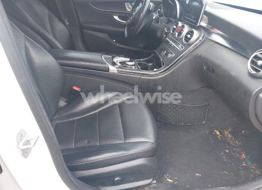 Photo 5 of 2015 Mercedes-benz C 300 4MATIC/LUXURY 4MATIC/SPORT 4MATIC (VIN 55SWF4KB4FU059883)