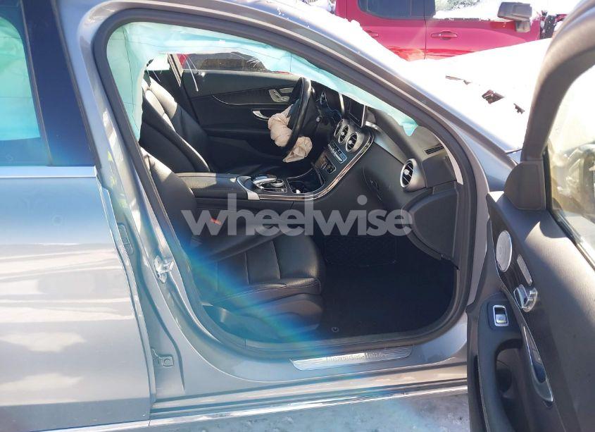 Photo 4 of 2015 Mercedes-benz C 300 4MATIC/LUXURY 4MATIC/SPORT 4MATIC (VIN 55SWF4KB4FU088753)
