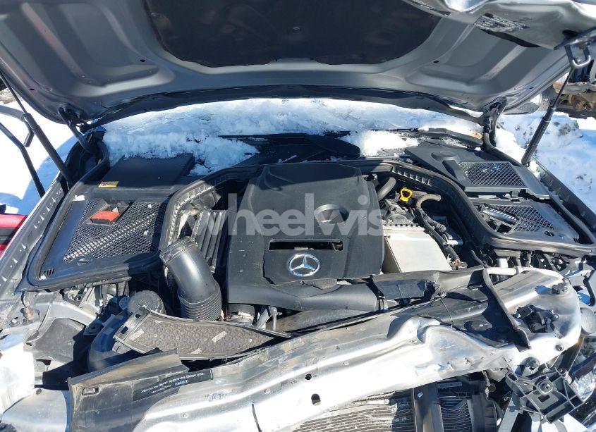 Photo 9 of 2015 Mercedes-benz C 300 4MATIC/LUXURY 4MATIC/SPORT 4MATIC (VIN 55SWF4KB4FU088753)