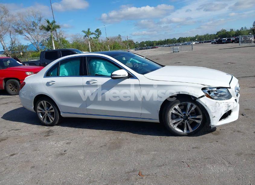 Photo 13 of 2016 Mercedes-benz C 300 4MATIC/LUXURY 4MATIC/SPORT 4MATIC (VIN 55SWF4KB4GU118660)