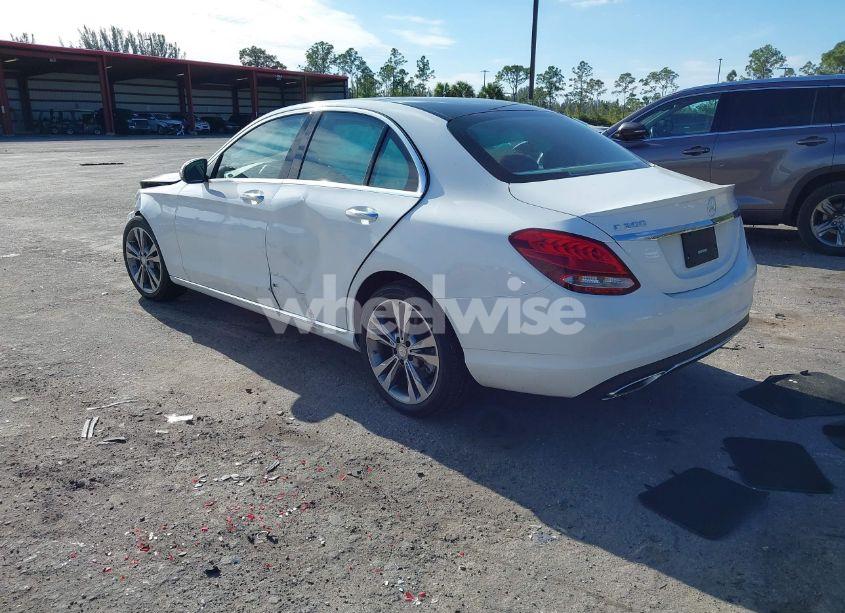 Photo 3 of 2016 Mercedes-benz C 300 4MATIC/LUXURY 4MATIC/SPORT 4MATIC (VIN 55SWF4KB4GU118660)