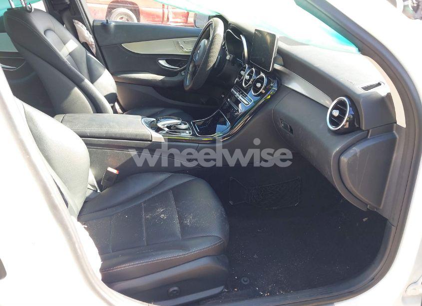 Photo 5 of 2016 Mercedes-benz C 300 4MATIC/LUXURY 4MATIC/SPORT 4MATIC (VIN 55SWF4KB4GU118660)