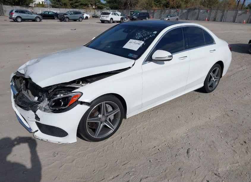 Photo 2 of 2016 Mercedes-benz C 300 4MATIC/LUXURY 4MATIC/SPORT 4MATIC (VIN 55SWF4KB4GU128380)
