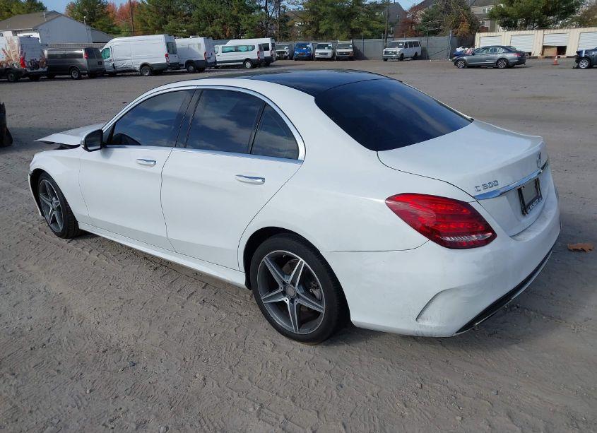 Photo 3 of 2016 Mercedes-benz C 300 4MATIC/LUXURY 4MATIC/SPORT 4MATIC (VIN 55SWF4KB4GU128380)