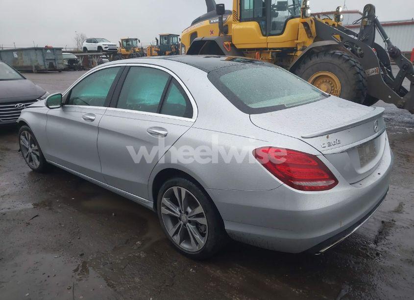 Photo 3 of 2016 Mercedes-benz C 300 4MATIC/LUXURY 4MATIC/SPORT 4MATIC (VIN 55SWF4KB4GU173934)