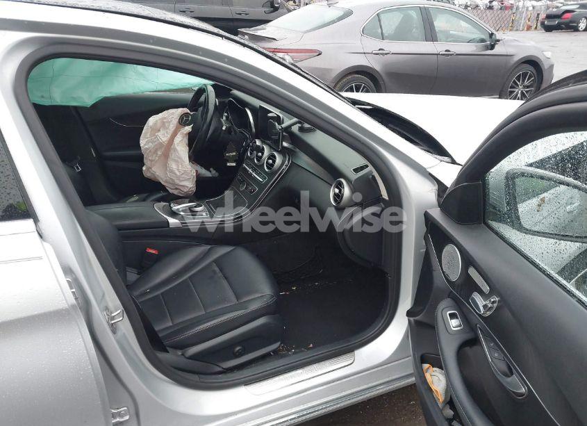 Photo 5 of 2016 Mercedes-benz C 300 4MATIC/LUXURY 4MATIC/SPORT 4MATIC (VIN 55SWF4KB4GU173934)