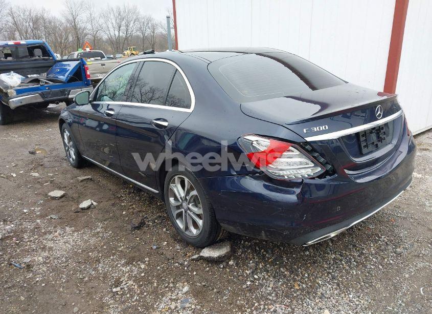 Photo 3 of 2016 Mercedes-benz C 300 4MATIC/LUXURY 4MATIC/SPORT 4MATIC (VIN 55SWF4KB4GU176591)