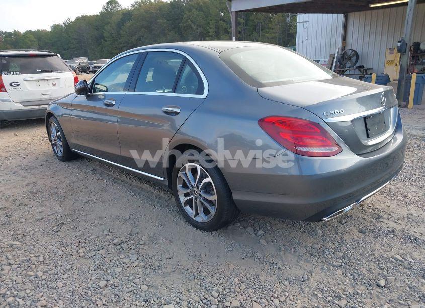 Photo 3 of 2017 Mercedes-benz C 300 4MATIC/LUXURY 4MATIC/SPORT 4MATIC (VIN 55SWF4KB4HU221210)