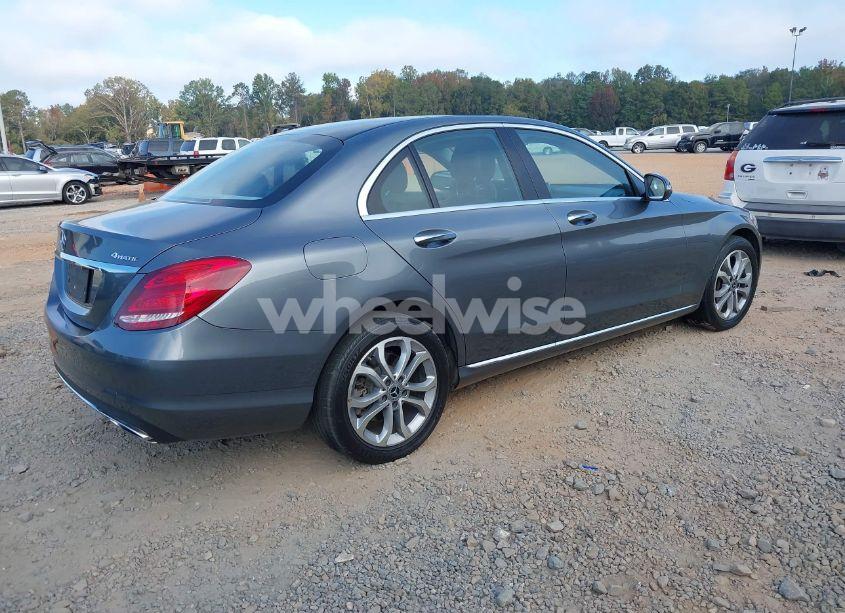 Photo 4 of 2017 Mercedes-benz C 300 4MATIC/LUXURY 4MATIC/SPORT 4MATIC (VIN 55SWF4KB4HU221210)