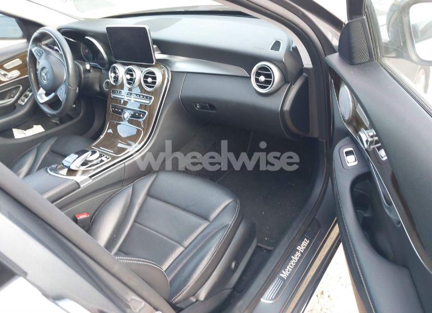 Photo 5 of 2017 Mercedes-benz C 300 4MATIC/LUXURY 4MATIC/SPORT 4MATIC (VIN 55SWF4KB4HU221210)